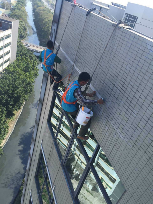 外墙裂缝补漏